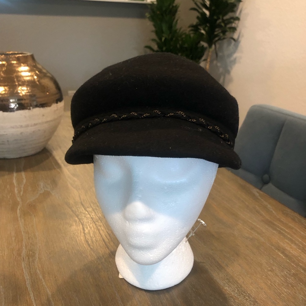 Nine West Boy Cap
